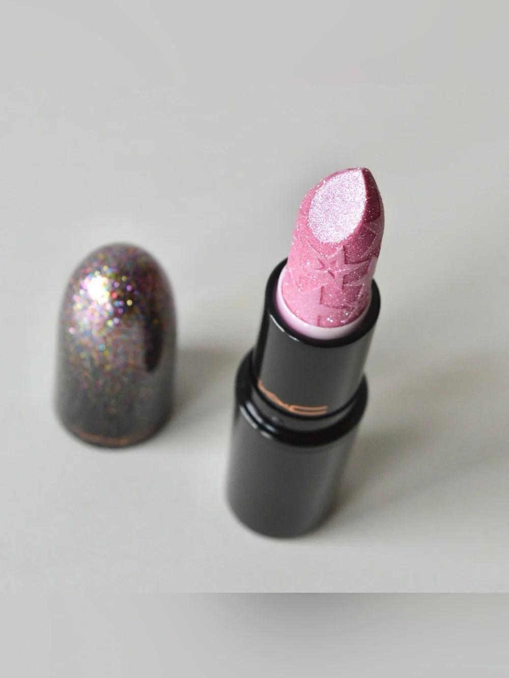 MAC Cosmetics Kiss Of Stars Lipstick *KISS OF STARS* Pink Pearl Limited Edition